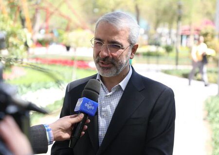 جشنواره‌ لاله‌ها و باغ گل‌ها می‌توانند مسیر بازگشت کرج به هویت باغشهری خود باشد