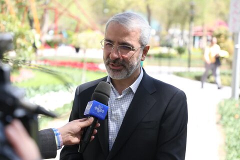 جشنواره‌ لاله‌ها و باغ گل‌ها می‌توانند مسیر بازگشت کرج به هویت باغشهری خود باشد