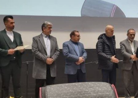 مراسم اختتامیه اولین جشنواره ملی فرهنگی هنری چشمه با حضور هنرمندان سینما، تئاتر، تلویزیون