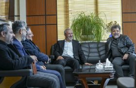 نشست شهردار کرج با عوامل سازنده قطار شهری/پیشرفت ۸۰ درصدی ایستگاه شهید سلطانی