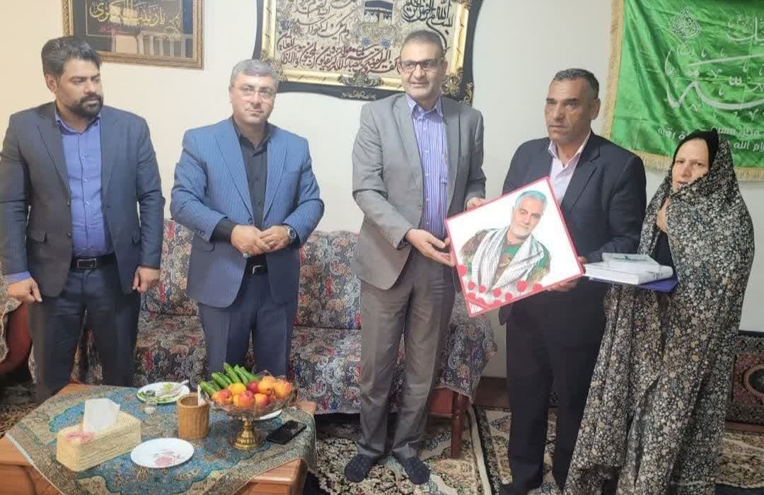 نشست صمیمی مدیرکل فرهنگ وارشاداسلامی البرز با اهالی فرهنگ،هنر و رسانه چهارباغ