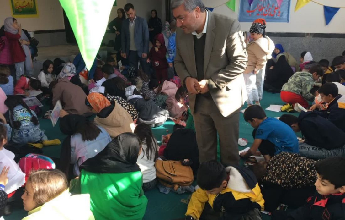 مسابقه نقاشی در شهرستان چهارباغ با استقبال پرشور دانش آموزان و علاقه مندان به هنر نقاشی برگزار شد