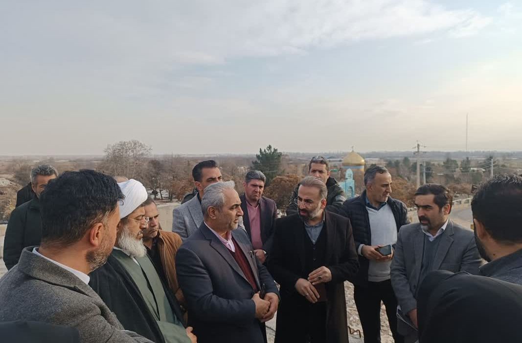 بازدید مدیرکل راه آهن استان تهران و رئیس سازمان مدیریت و برنامه‌ریزی استان البرز از پل امامزاده جعفر(ع)