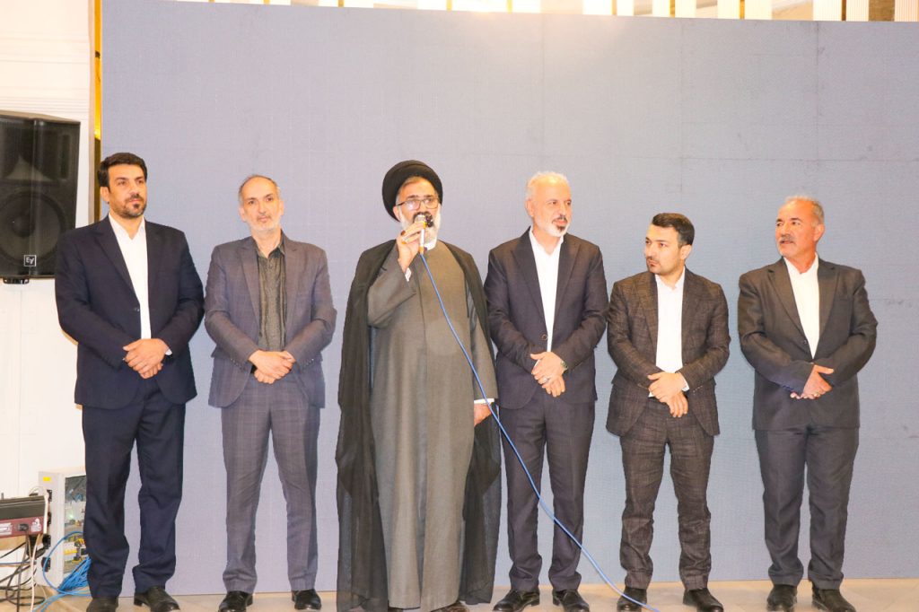 جشن هفته کار و کارگر با حضور بیش از ۱۱۰۰ نفرپاکبان و سبزبان+تصاویر
